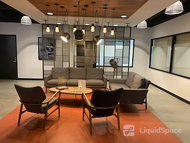 Regus || Burbank Media District