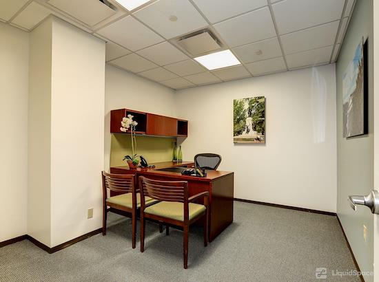 Working at Carr Workplaces - Penn Ave. at Washington