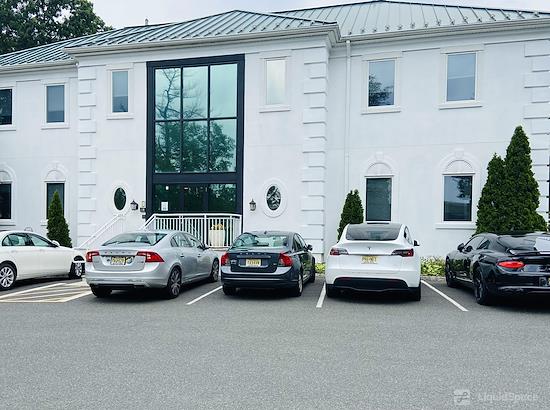 Working at Barros Executive Center at Mountainside