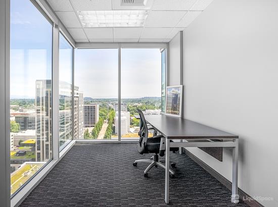 Working at Regus || Liberty Centre Lloyd District at Portland