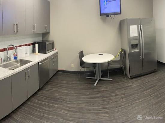 Working at Regus | TOPA Financial Plaza at Oxnard