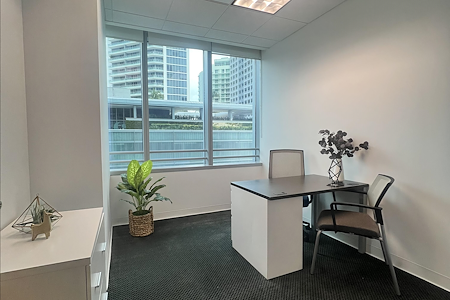 Quest Workspaces- 1395 Brickell - Exterior Office