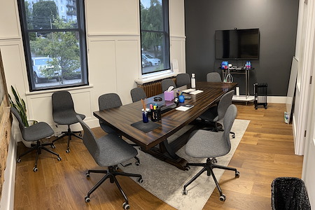 Shared Work Space with Real Estate Company - Office Suite