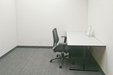 Regus | ON, Markham - 7300 Warden Ave - Day Desk