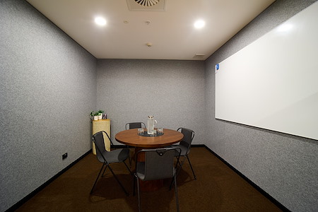 Workspace365 - 260 Queen Street - Meeting Room 8