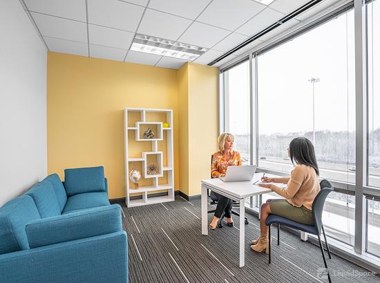 Working at Regus | Woodfield Preserve at Schaumburg