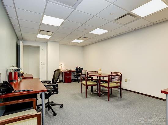 Working at Carr Workplaces - Penn Ave. at Washington