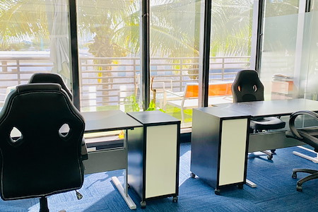 Momentum Business Center - Window Private