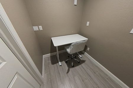 Puzzanghera Executive Offices - Suite C - Interior Hall