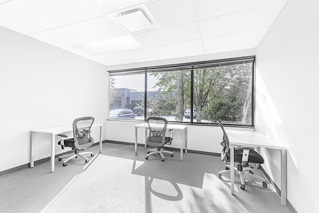 Regus | Corporate Center - Day Desk