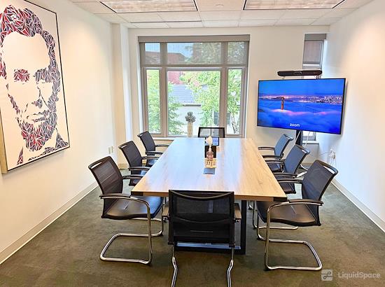 Working at Oval Offices DC at Washington