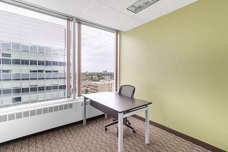 Regus | City Centre - Royal Bank Building - Day Desk