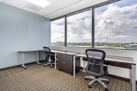 Regus | Miami Lakes West - Day Desk