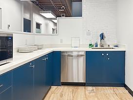 HQ | MB, Winnipeg - Lombard Ave