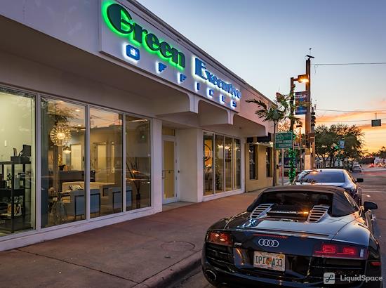 Working at Green Executive Offices at Hollywood
