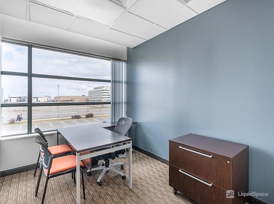Working at Regus | Carrefour at Laval