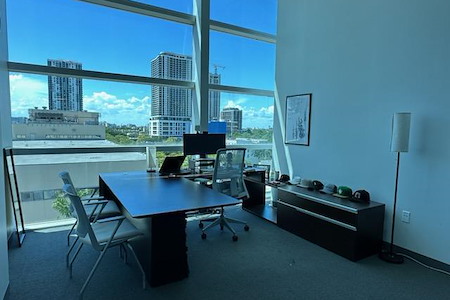 The HUB @ Office Logic - Window C-Level Office