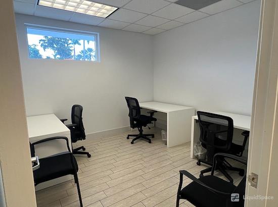 Working at HDG Executive Suites at Hollywood