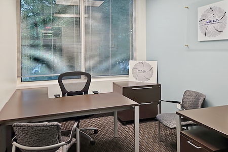 Regus | Weston Pointe II - Day Desk