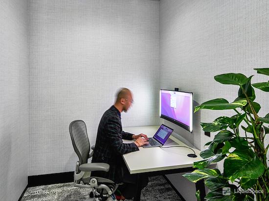 Working at The Executive Centre - Salesforce Tower at Sydney