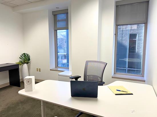 Working at Oval Offices DC at Washington