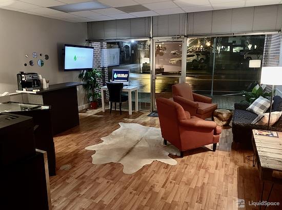 Working at Just Relax Business Lounge at Dothan