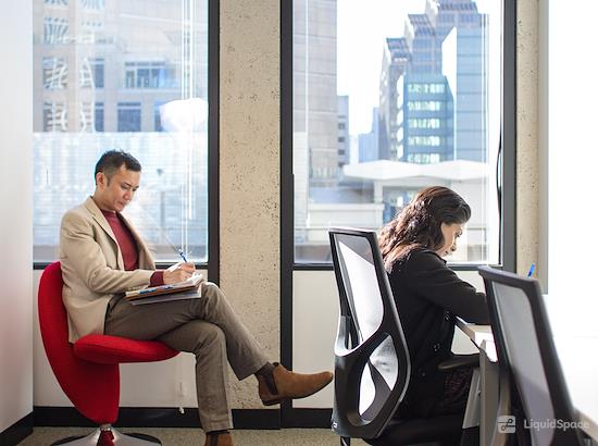 Working at Regus || 50 California Street at San Francisco