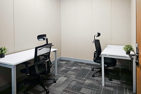 Regus | Seattle - Andover Park W - Day Desk