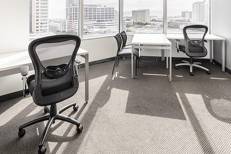 Regus | First Central Tower - Day Desk