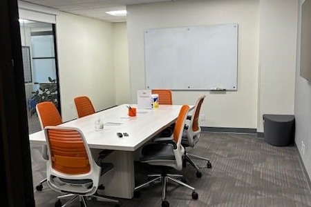 Office Evolution - Bellevue South - Chinook Conference Room