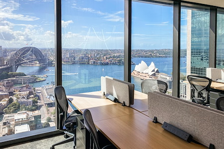 The Executive Centre - Salesforce Tower - 9 Person Office w/ City Views