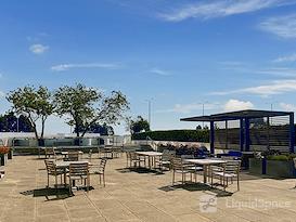 SPACES | CA, Emeryville - 1900 Powell Street