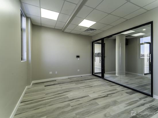 Working at 136-21 HIllside Ave, Kew Gardens, NY 11418 at Queens