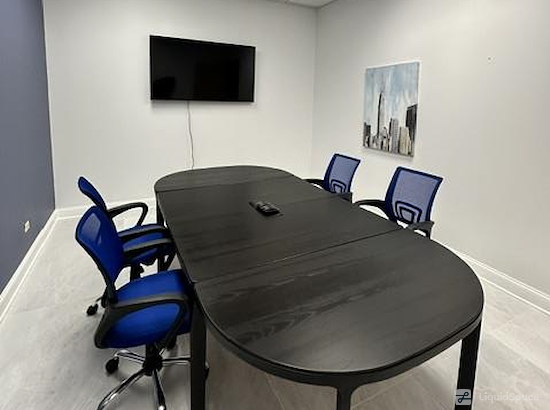 Working at Office Evolution - Roselle at Roselle