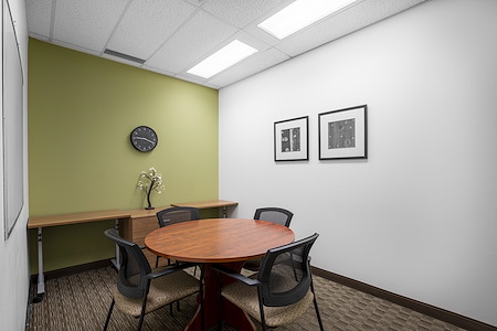 Regus | Crowfoot Centre - Meeting Room