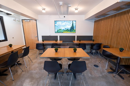 COhatch - St. Petersburg - The Lager Meeting Room