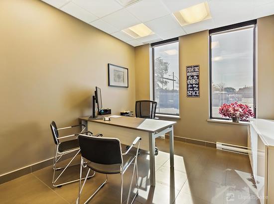 Working at Metspace - St-Leonard at Montréal