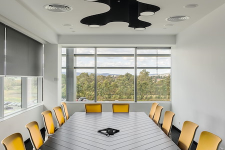 Waterman Workspaces (Caribbean Park) - Lakeview Boardroom