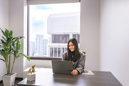 Quest Workspaces - Miami Tower - Private Day Office
