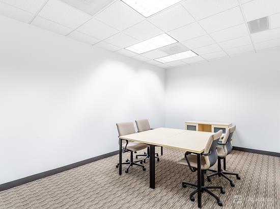 Working at Regus || Lighton Tower at Overland Park