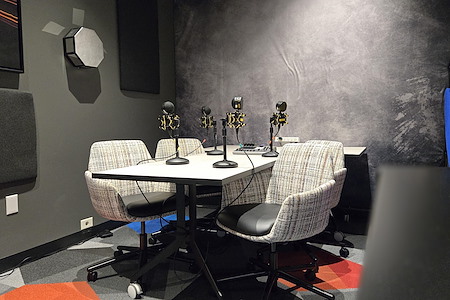 4 & Co Coworking Spaces - Land O' Lakes - Podcast Studio