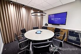 iQ Offices | 302 Bay St.