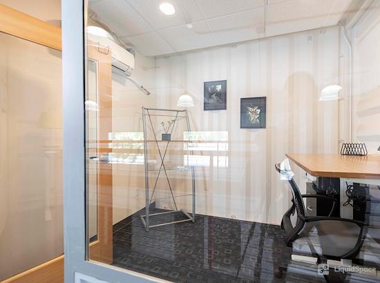 Working at Capsity Coworking - Oak Park at Sacramento