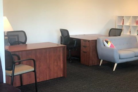 Pioneer Office Suites, LLC - Touchdown Desk
