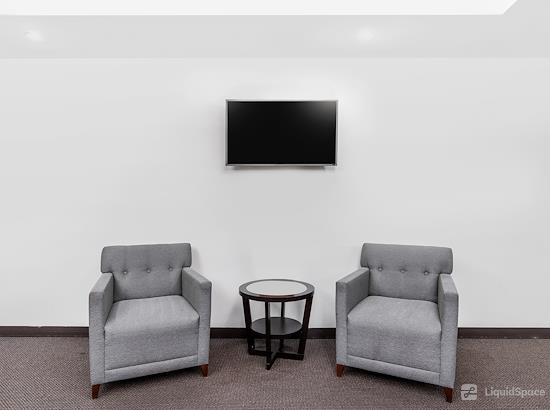 Working at Regus | 4900 California Avenue at Bakersfield