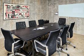 iQ Offices | 250 University Ave.