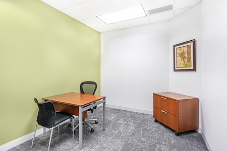 Regus | Town Center (Office Suites Plus) - Private Office