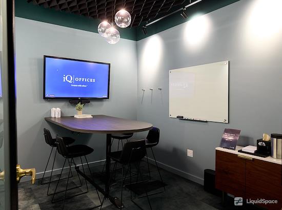 Working at iQ Offices | 1155 Metcalfe Inc. at Montréal