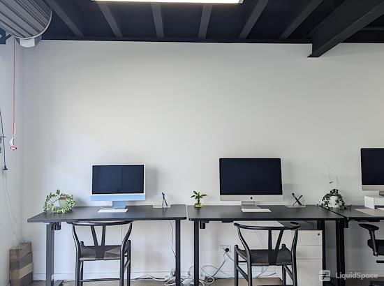 Working at Professional Co-Working Space in Burleigh Heads at Burleigh Heads