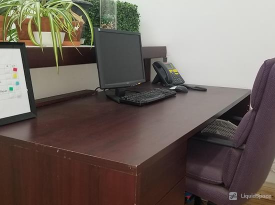 Working at DOWNTOWN MTL FULLY EQUIPED BUSINESS SPACE at Montréal